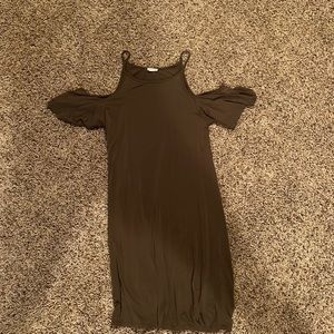 garage cold shoulder dress💚👗